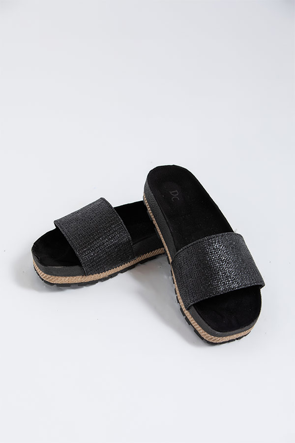 Summer Flats In Black – DC OUTLET thumbnail