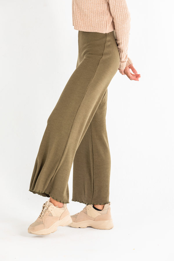 A Relaxed Pants thumbnail