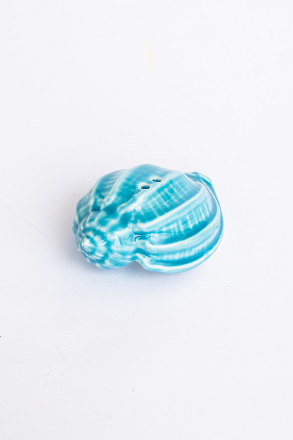 A Shell Cover Salt Shaker In Blue thumbnail