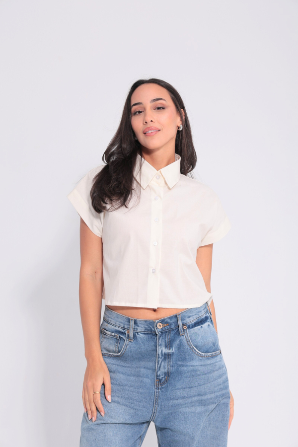 Cropped Oversized Shirt In Off White thumbnail