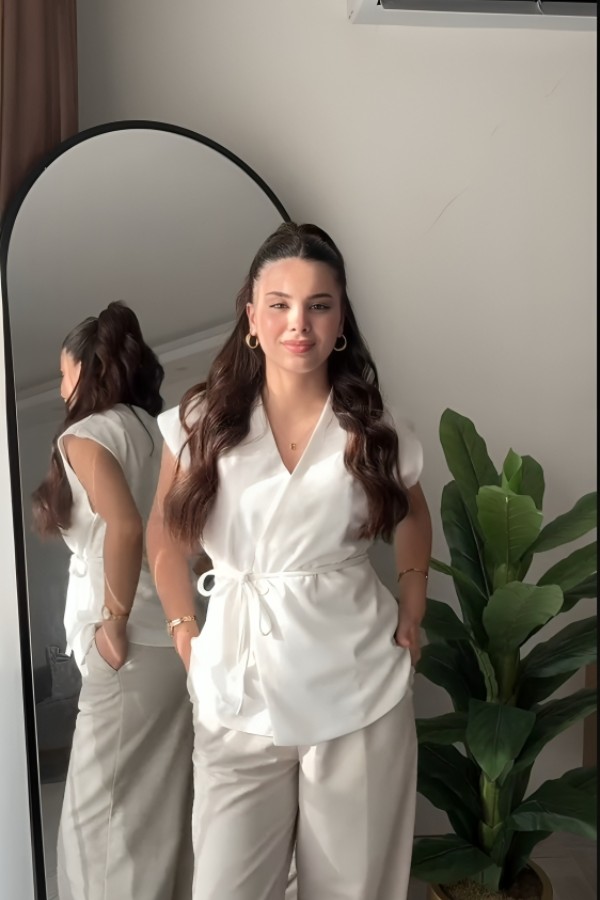 Wrap Oversized White Vest thumbnail